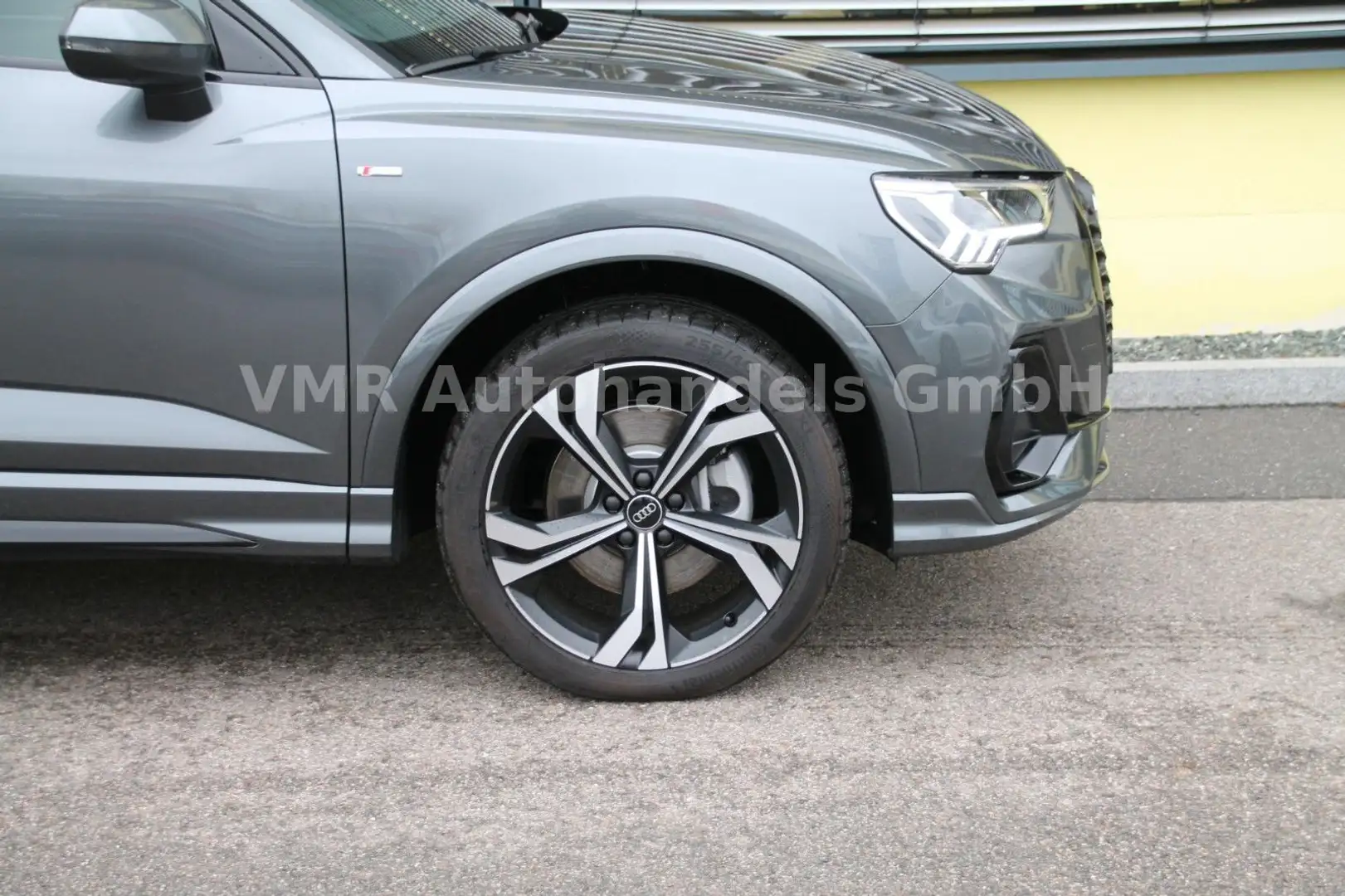 Audi Q3 Sportback 40 TDI quattro S line *Navi*5J.Gar* Grau - 2