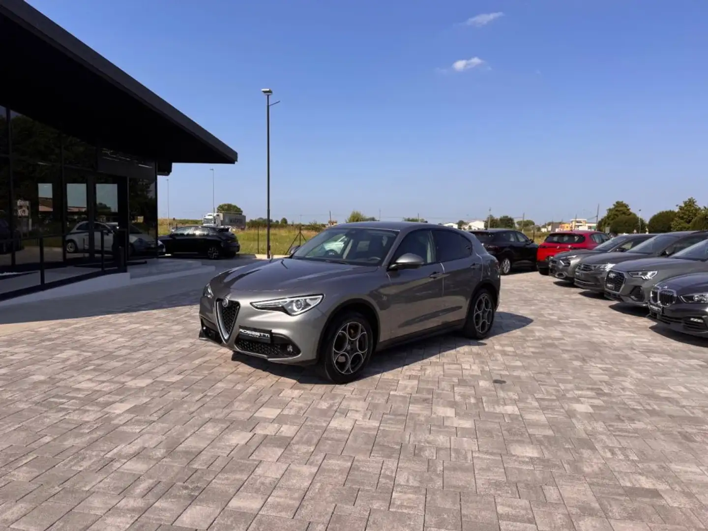 Alfa Romeo Stelvio 210 CV AT8 Q4 Executive Grijs - 1