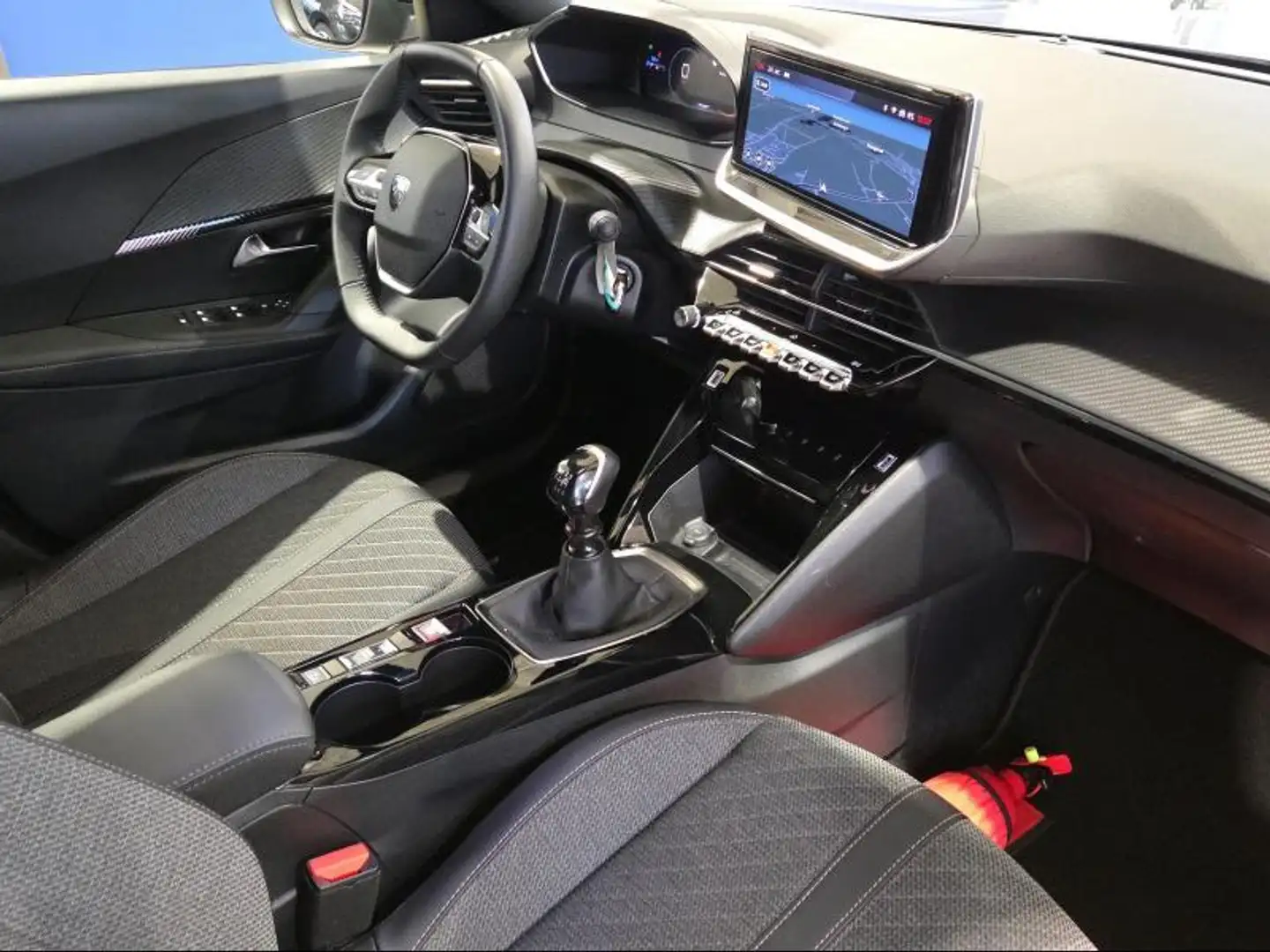 Peugeot 2008 Allure 1.2i 100pk -360 Camera - GPS - Carplay Gris - 2