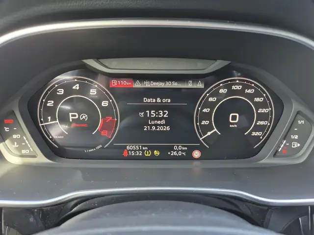 Audi Q3 view 13