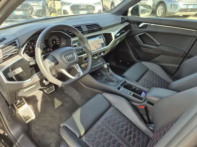 Audi Q3 view 6