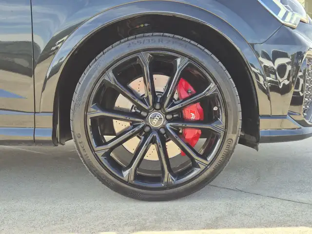 Audi Q3 view 12
