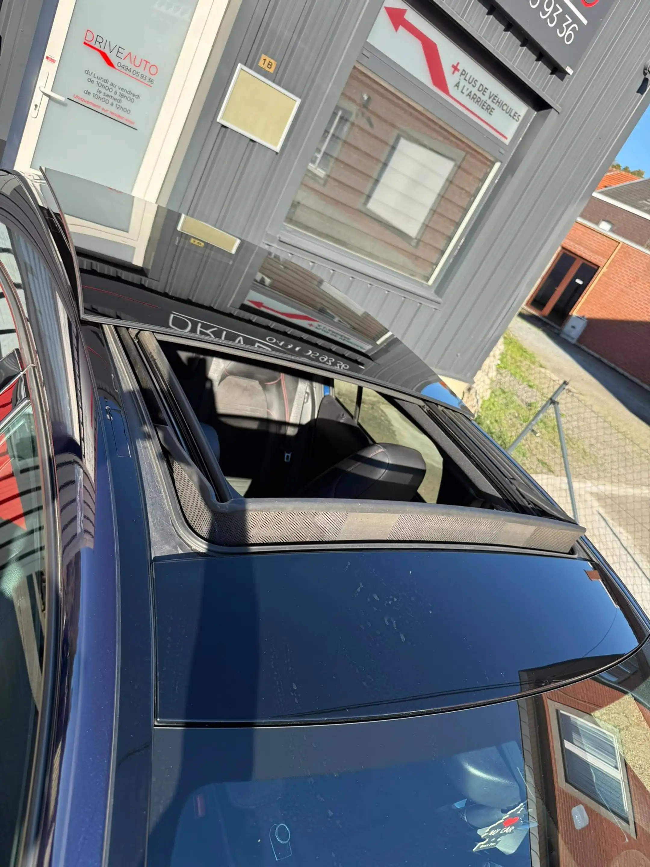 Mercedes-Benz A 180 Pack Amg / Toit Ouvrant / Full Led / Camera / Capteurs / Gps / Airco / Garantie — photo 8