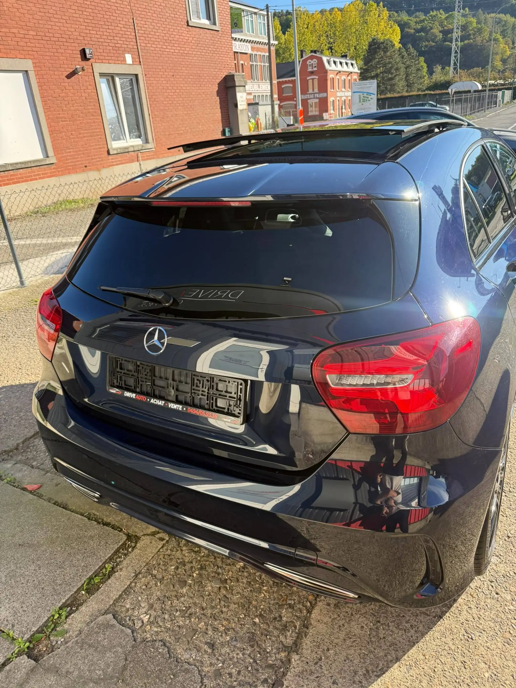 Mercedes-Benz A 180 Pack Amg / Toit Ouvrant / Full Led / Camera / Capteurs / Gps / Airco / Garantie — photo 10