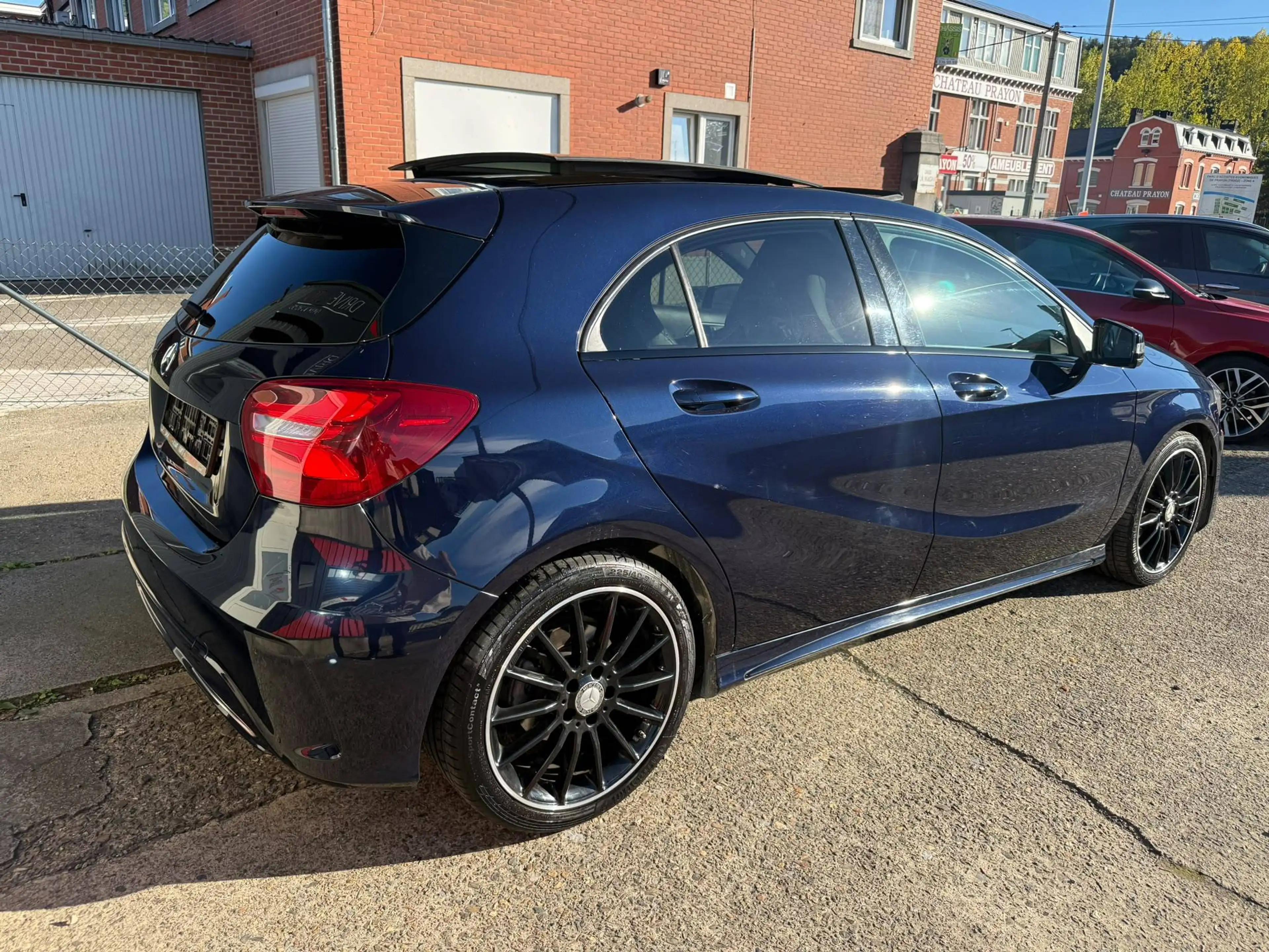 Mercedes-Benz A 180 Pack Amg / Toit Ouvrant / Full Led / Camera / Capteurs / Gps / Airco / Garantie — photo 9