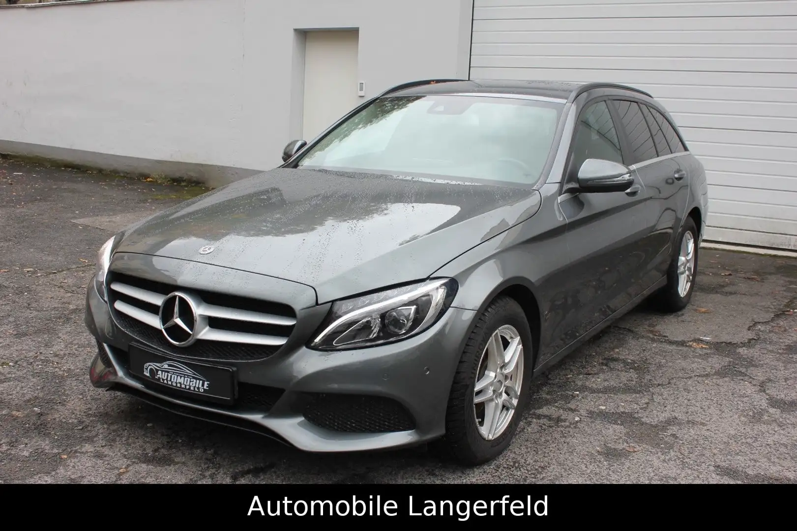 Mercedes-Benz C 200 T BlueTec d NAVI SHZ TEMP AHK PDC PARKASST Grau - 1