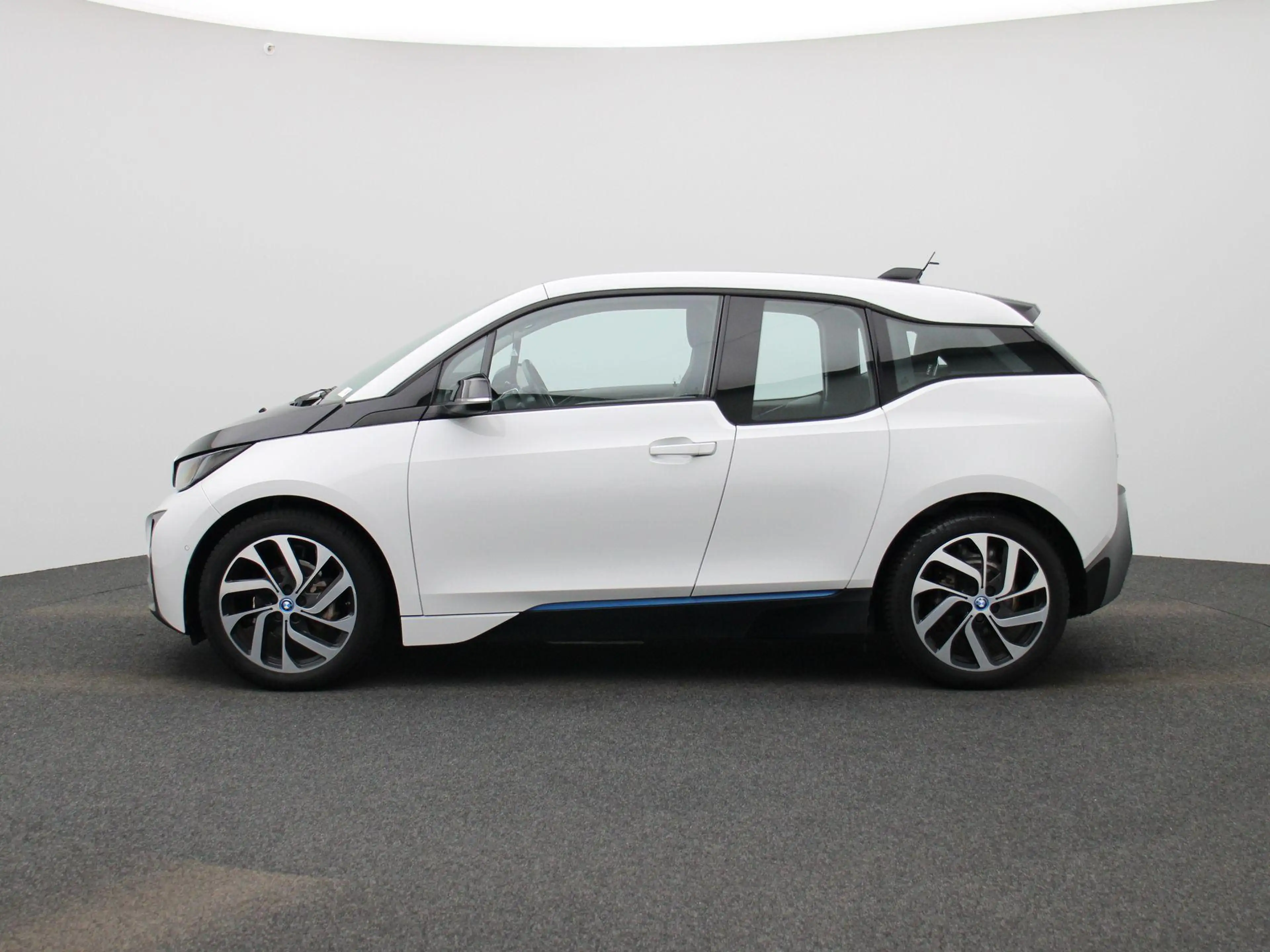 BMW i3 Basis Comfort 22 kWh | Wordt Verwacht | Achteruitr — photo 5