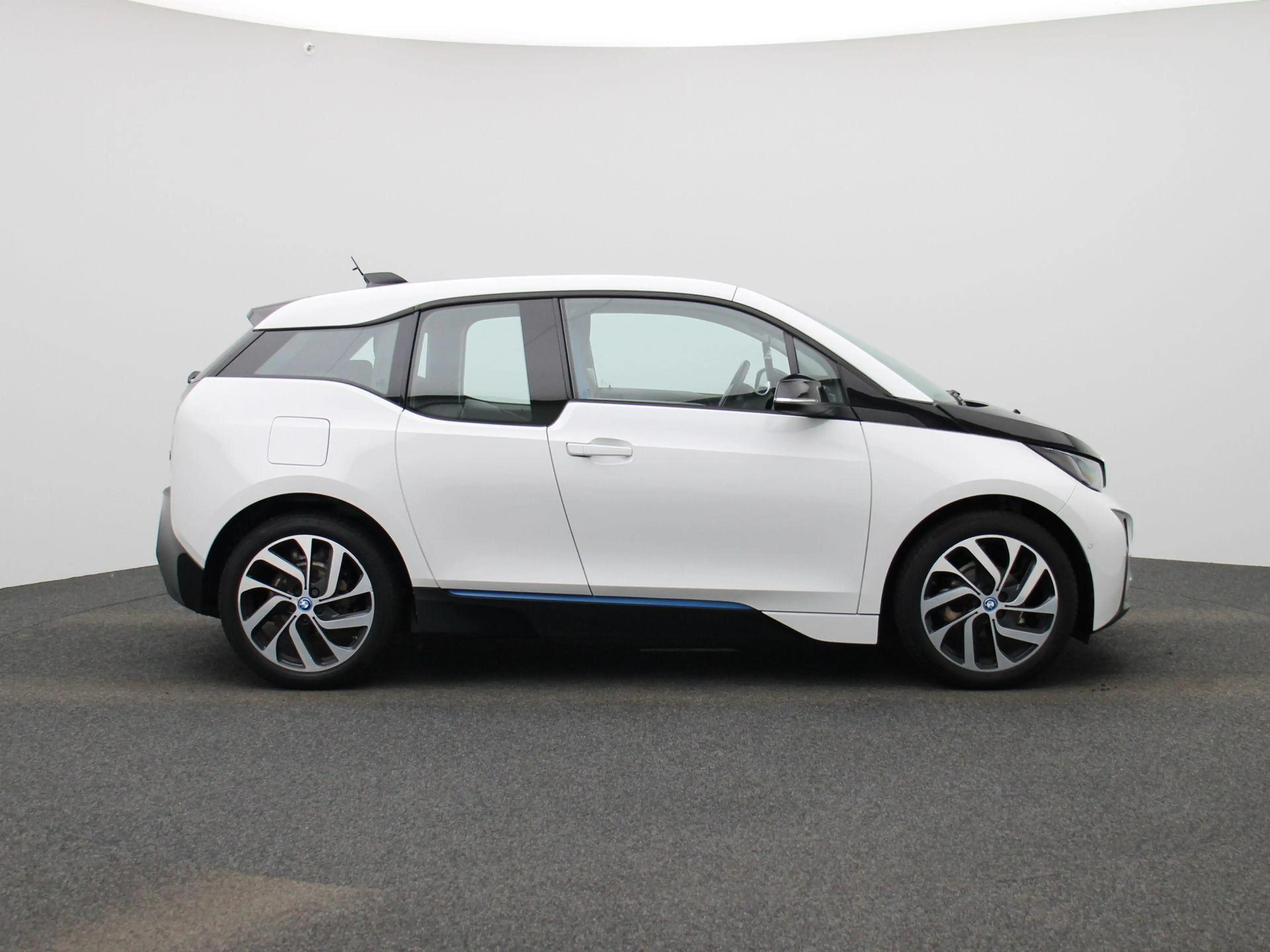 BMW i3 Basis Comfort 22 kWh | Wordt Verwacht | Achteruitr — photo 7
