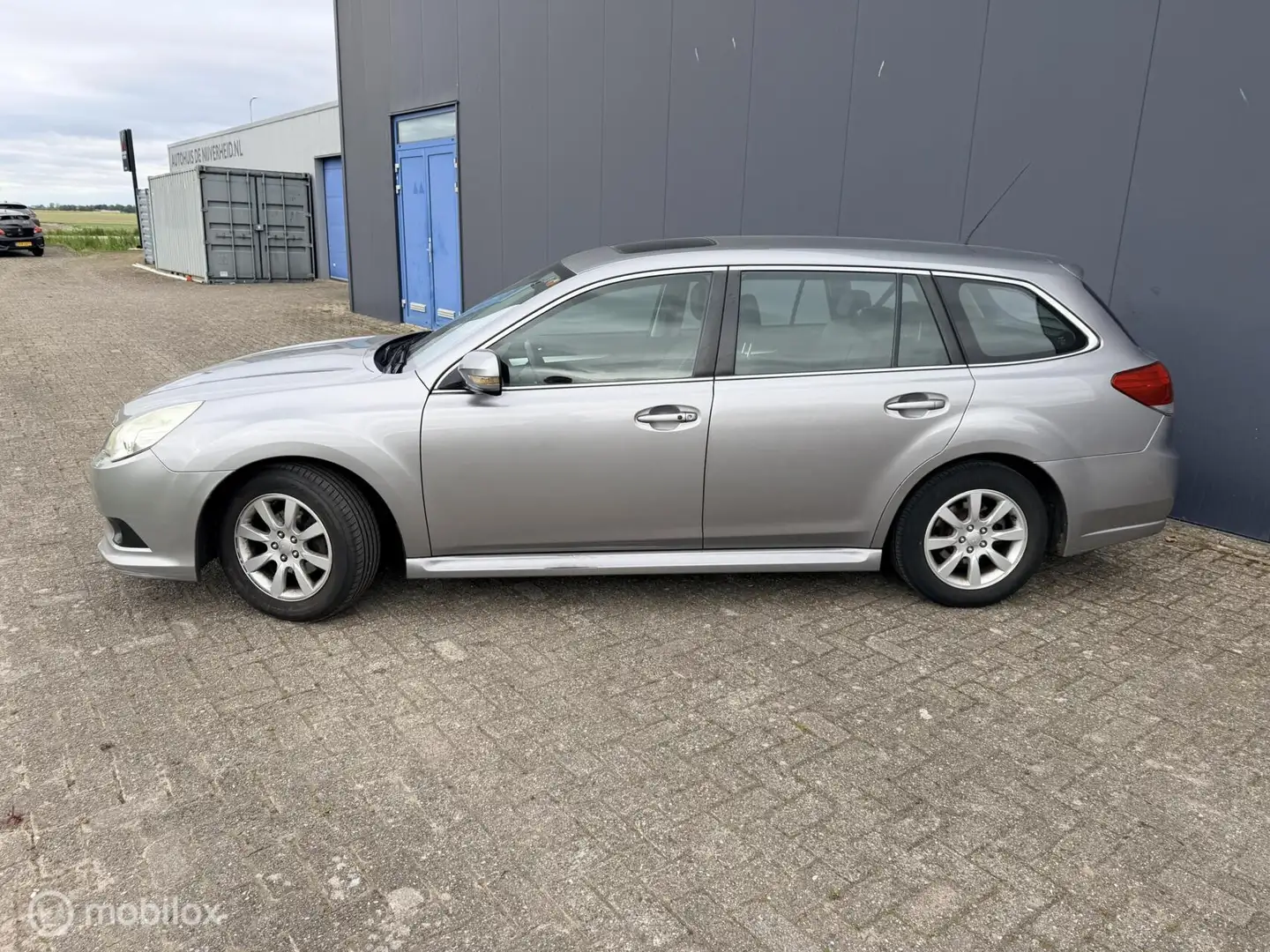 Subaru Legacy Touring Wagon 2.0i Executive Grau - 2