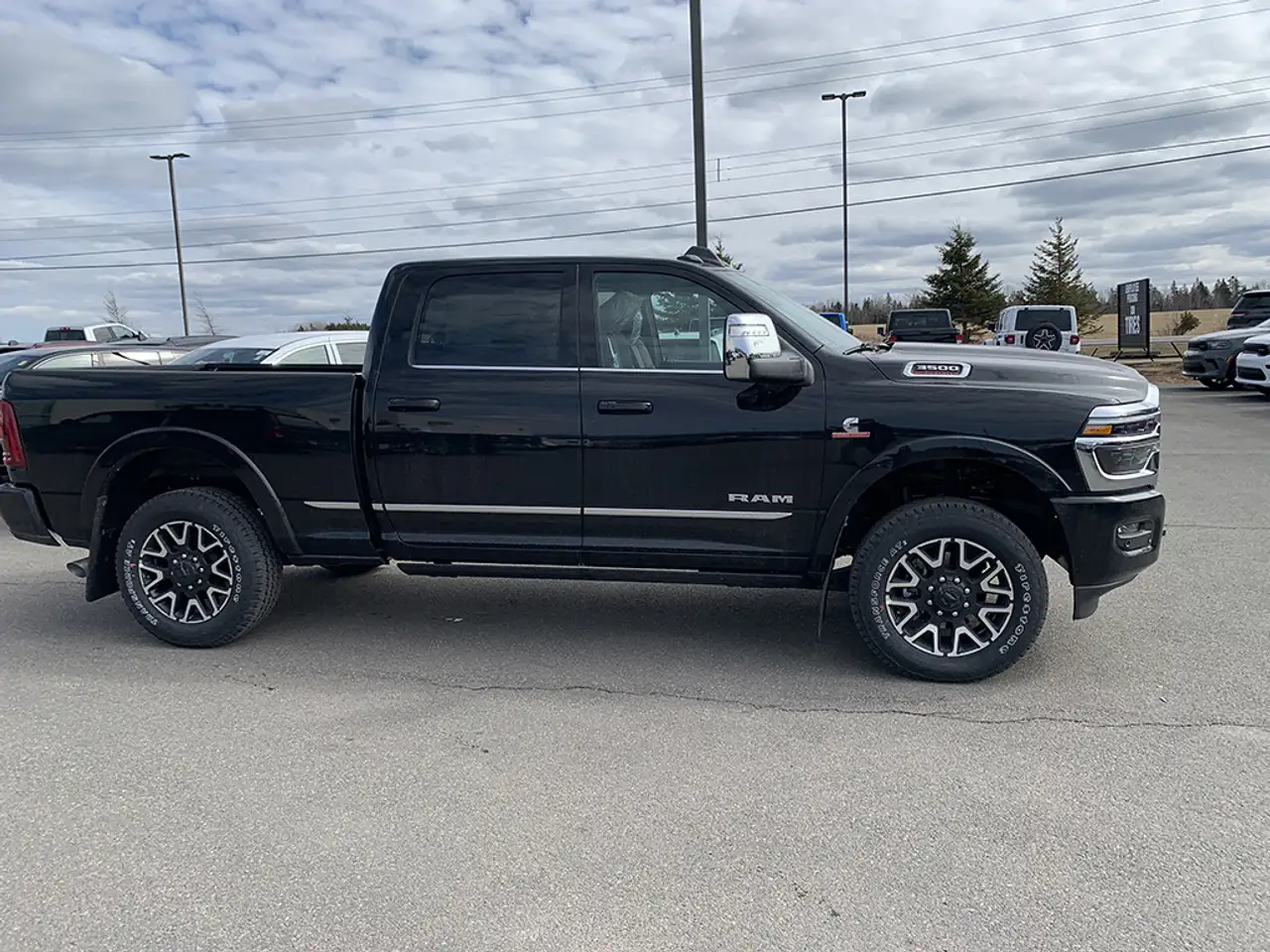 RAM 3500 снимка RAM 3500