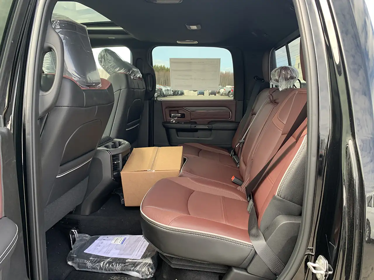 RAM 3500 снимка RAM 3500