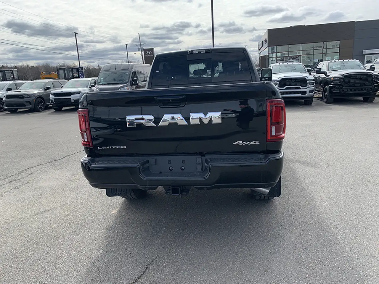 RAM 3500 снимка RAM 3500