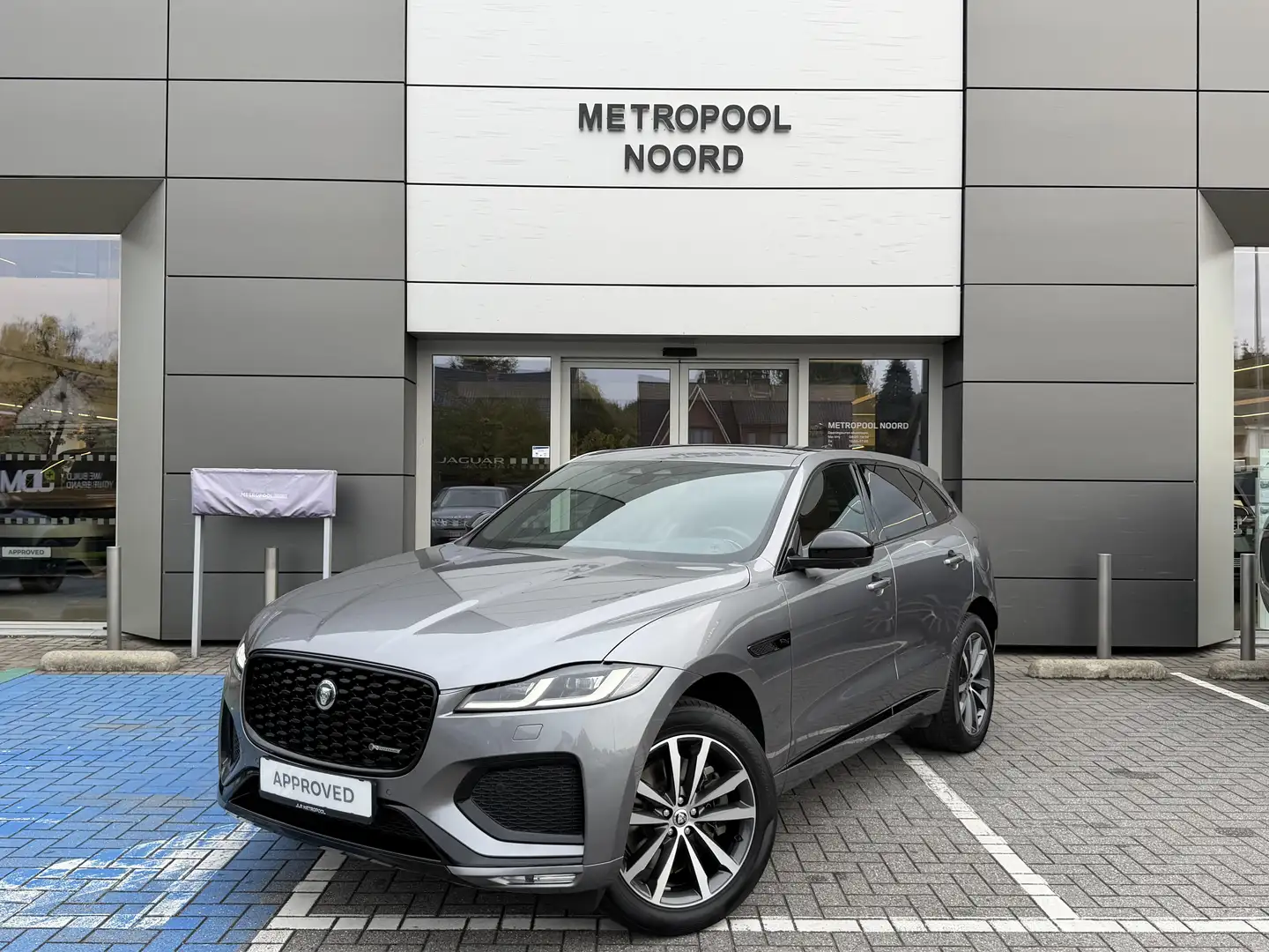 Jaguar F-Pace P400e R-Dynamic SE Gris - 1