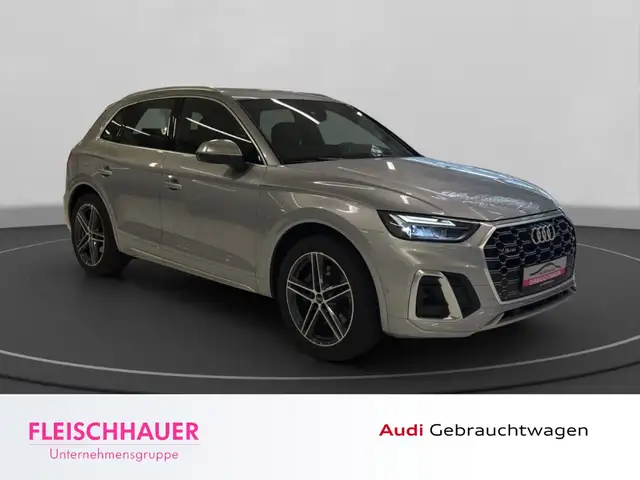 Audi SQ5 view 9
