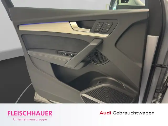 Audi SQ5 view 13