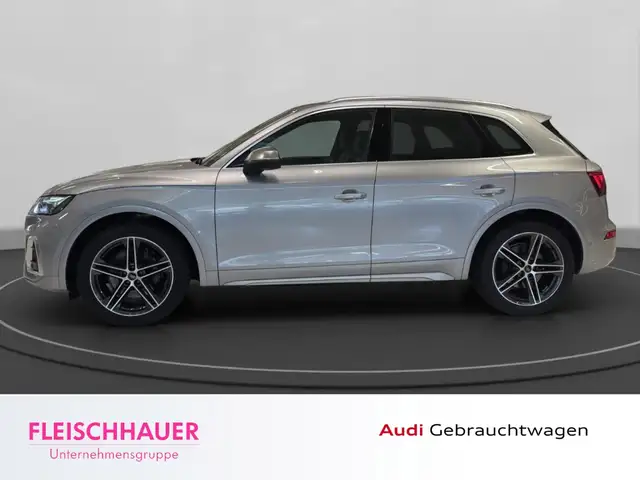 Audi SQ5 view 3