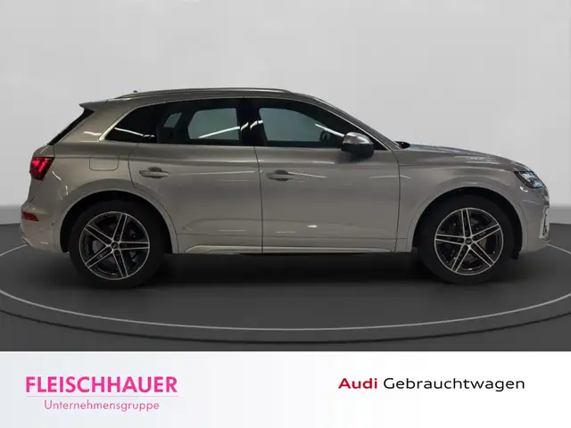 Audi SQ5 view 8