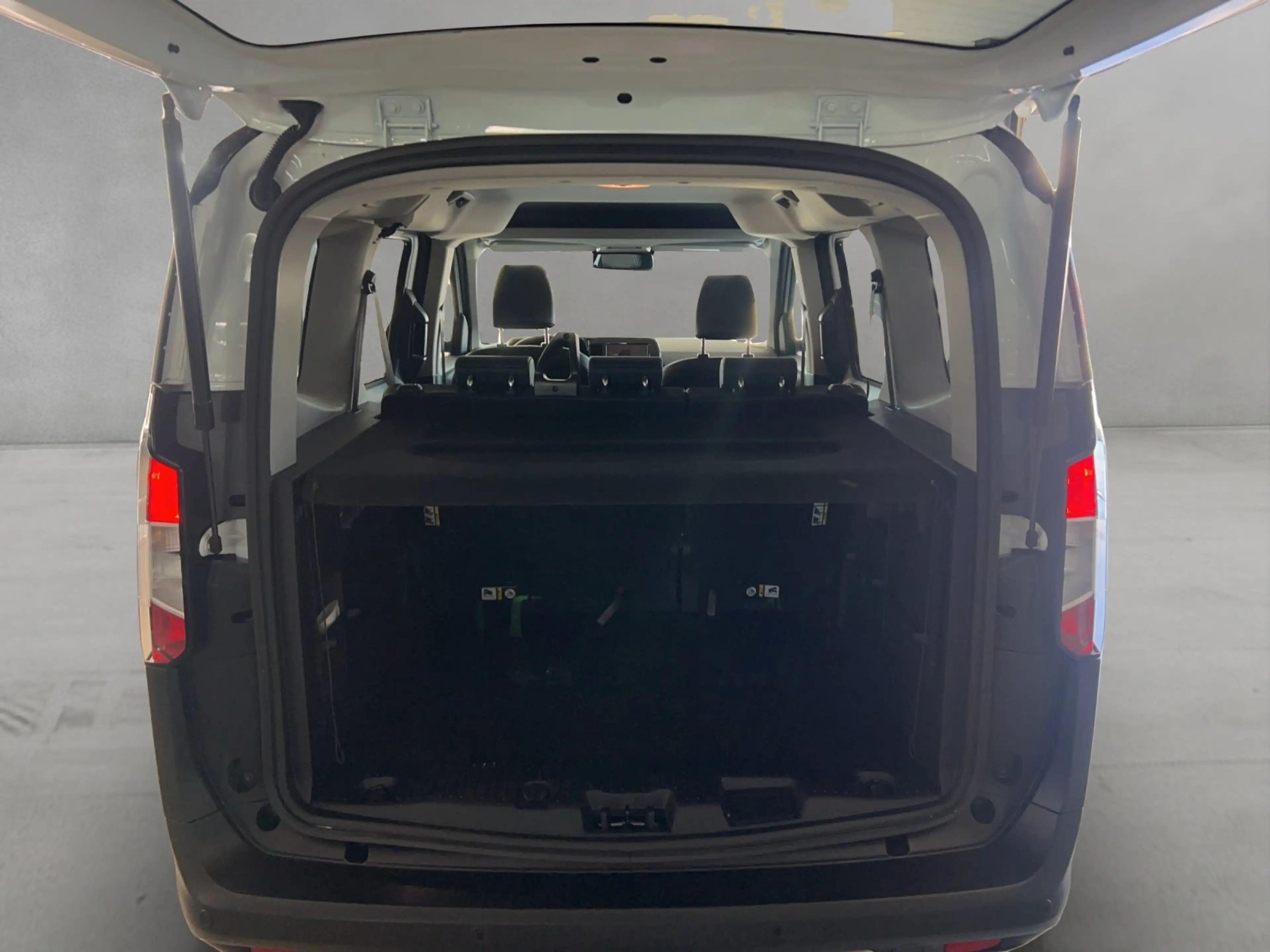 Ford Tourneo Courier 1,0 Ecoboost Active — photo 7