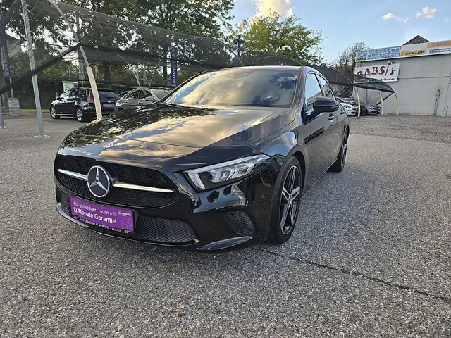 Mercedes-Benz A 220 Limousine 4MATIC Aut. *LEDER*NAVI*