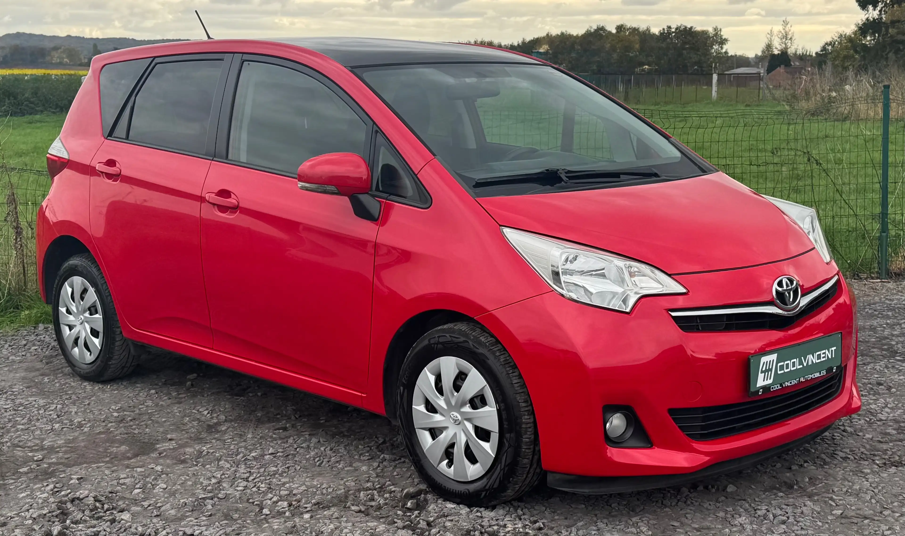 Toyota Verso-S - Toit Pano - Airco - Cam - Garantie 12 mois — photo 3