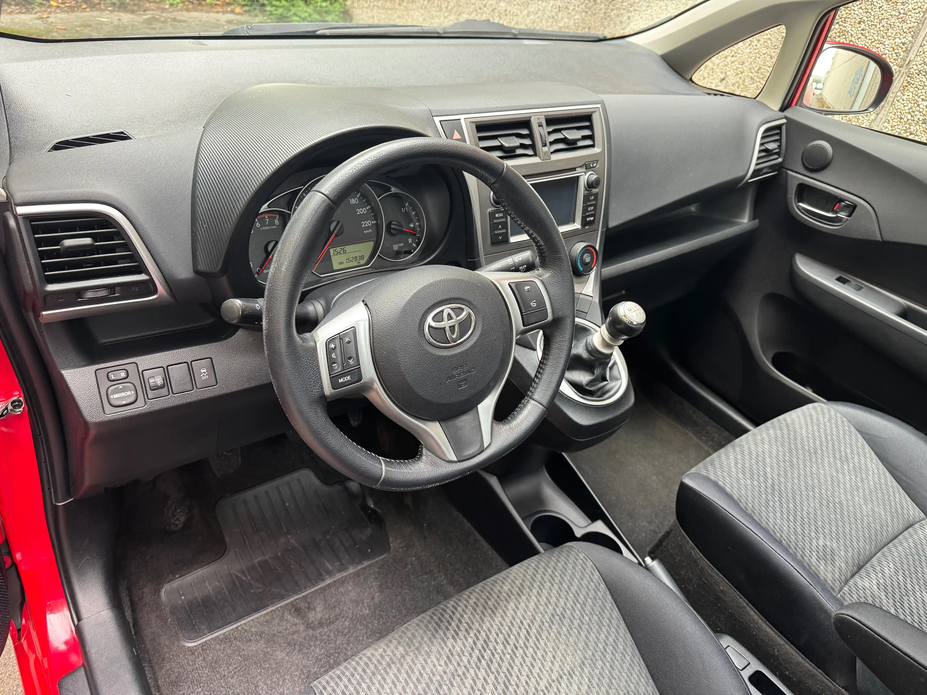 Toyota Verso-S - Toit Pano - Airco - Cam - Garantie 12 mois — photo 8