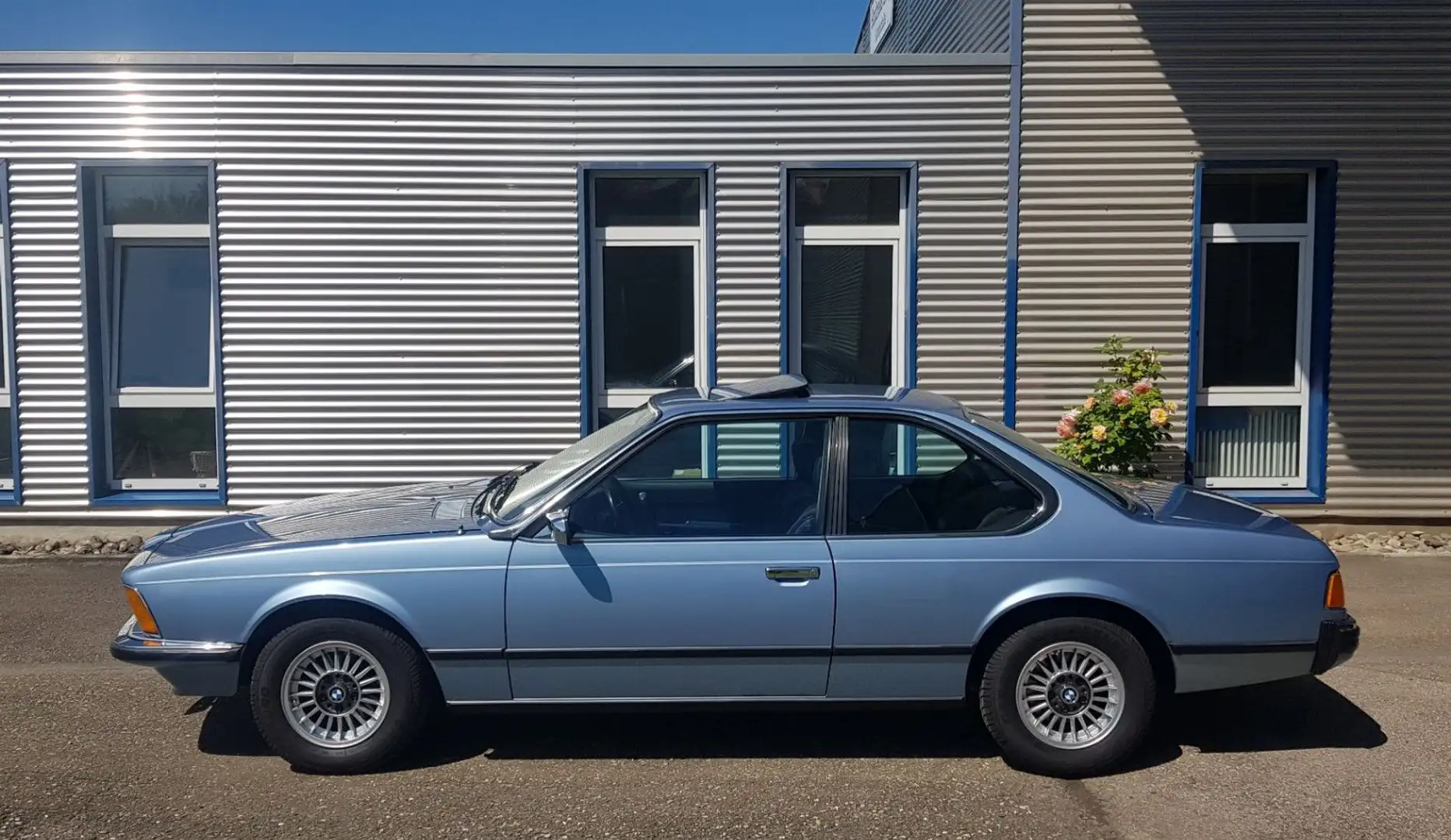 BMW 633 CSI  -E24- Modrá - 1