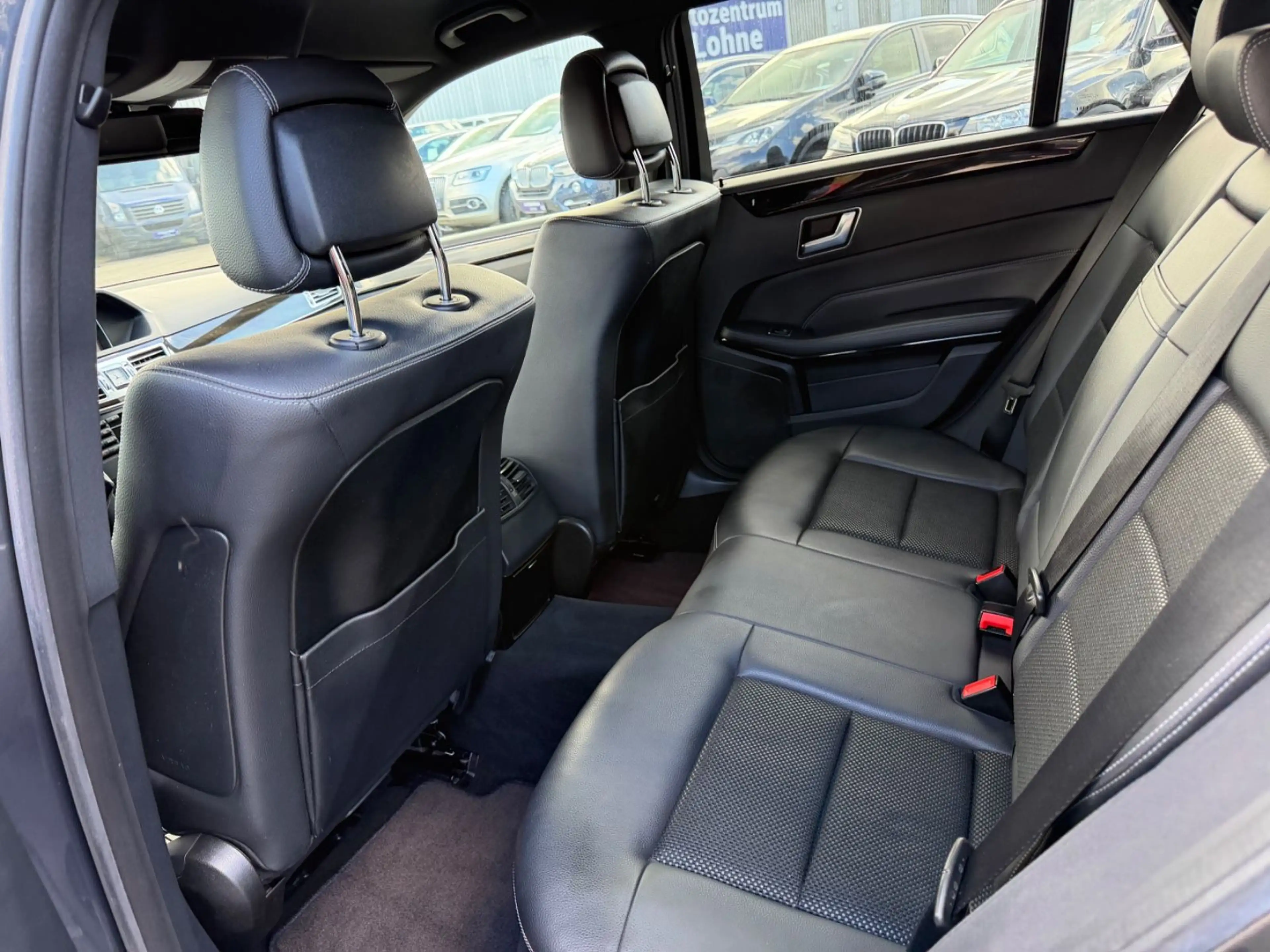 Mercedes-Benz E 350 BlueTec/EURO6/NAVI/LED/AHK/TEMPOMAT — photo 12