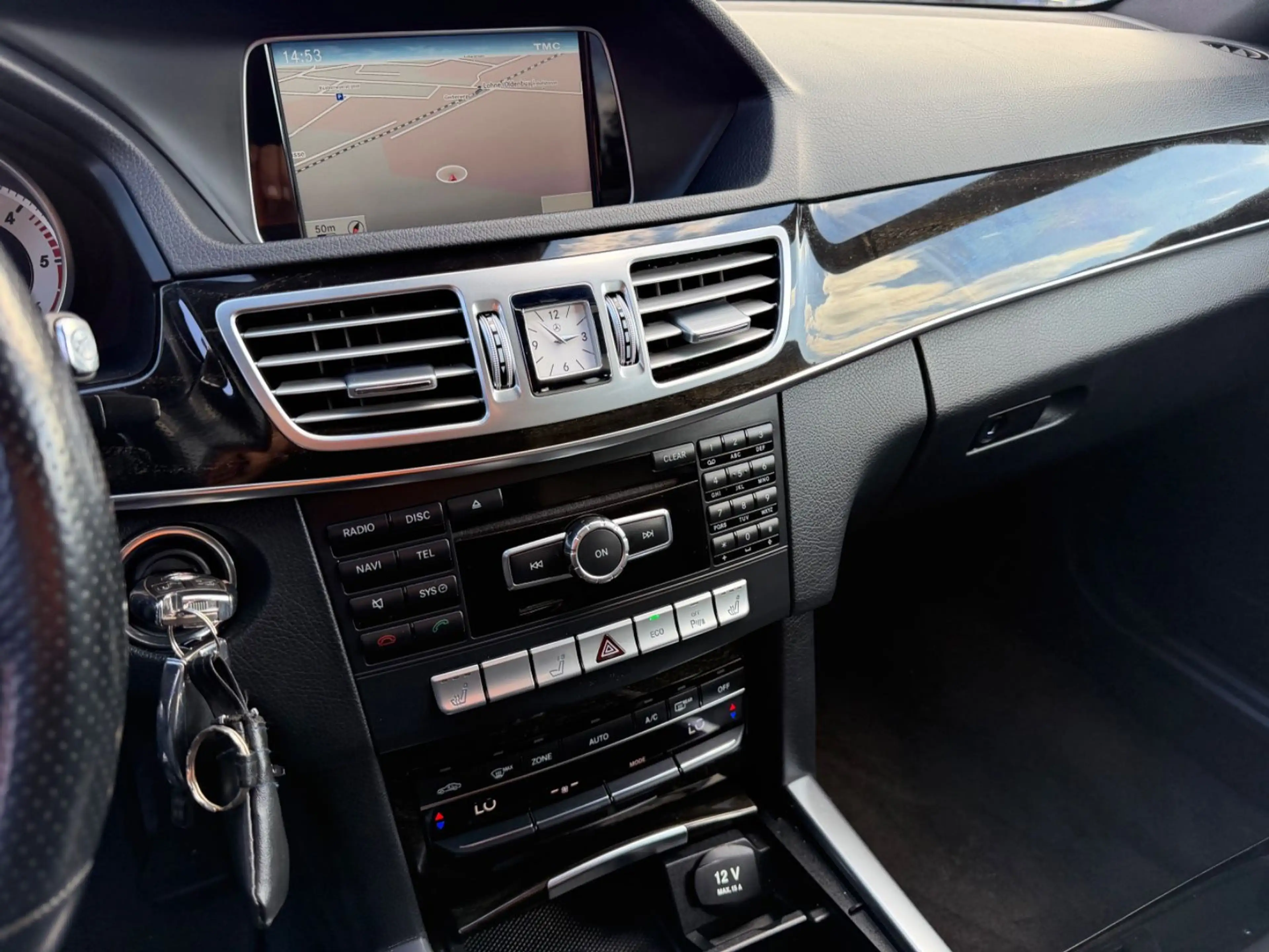 Mercedes-Benz E 350 BlueTec/EURO6/NAVI/LED/AHK/TEMPOMAT — photo 11