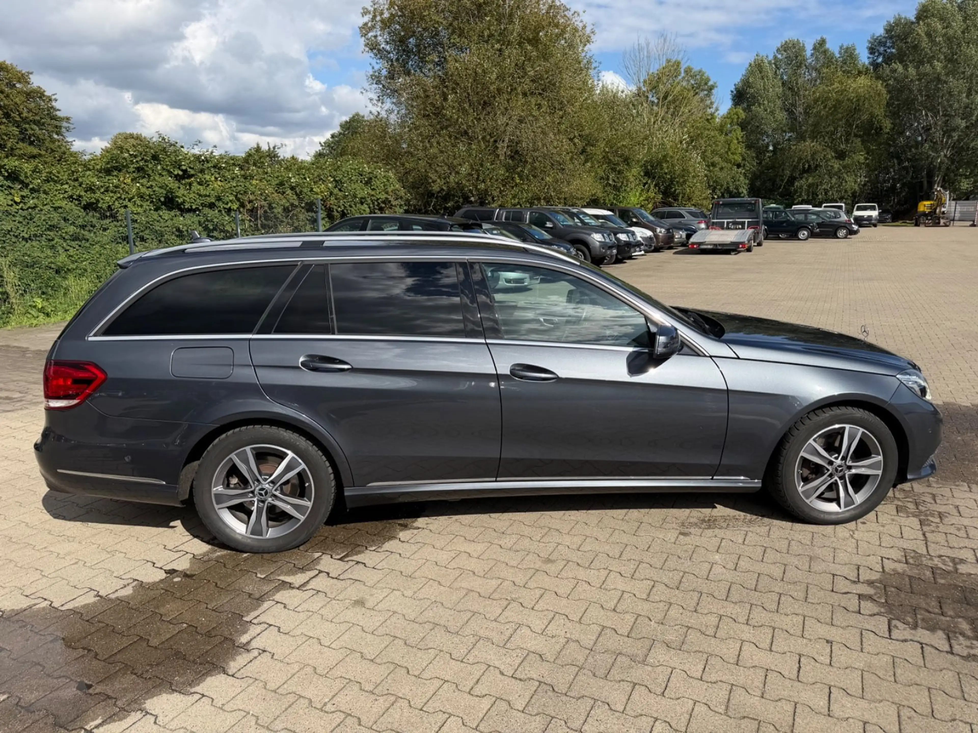 Mercedes-Benz E 350 BlueTec/EURO6/NAVI/LED/AHK/TEMPOMAT — photo 4