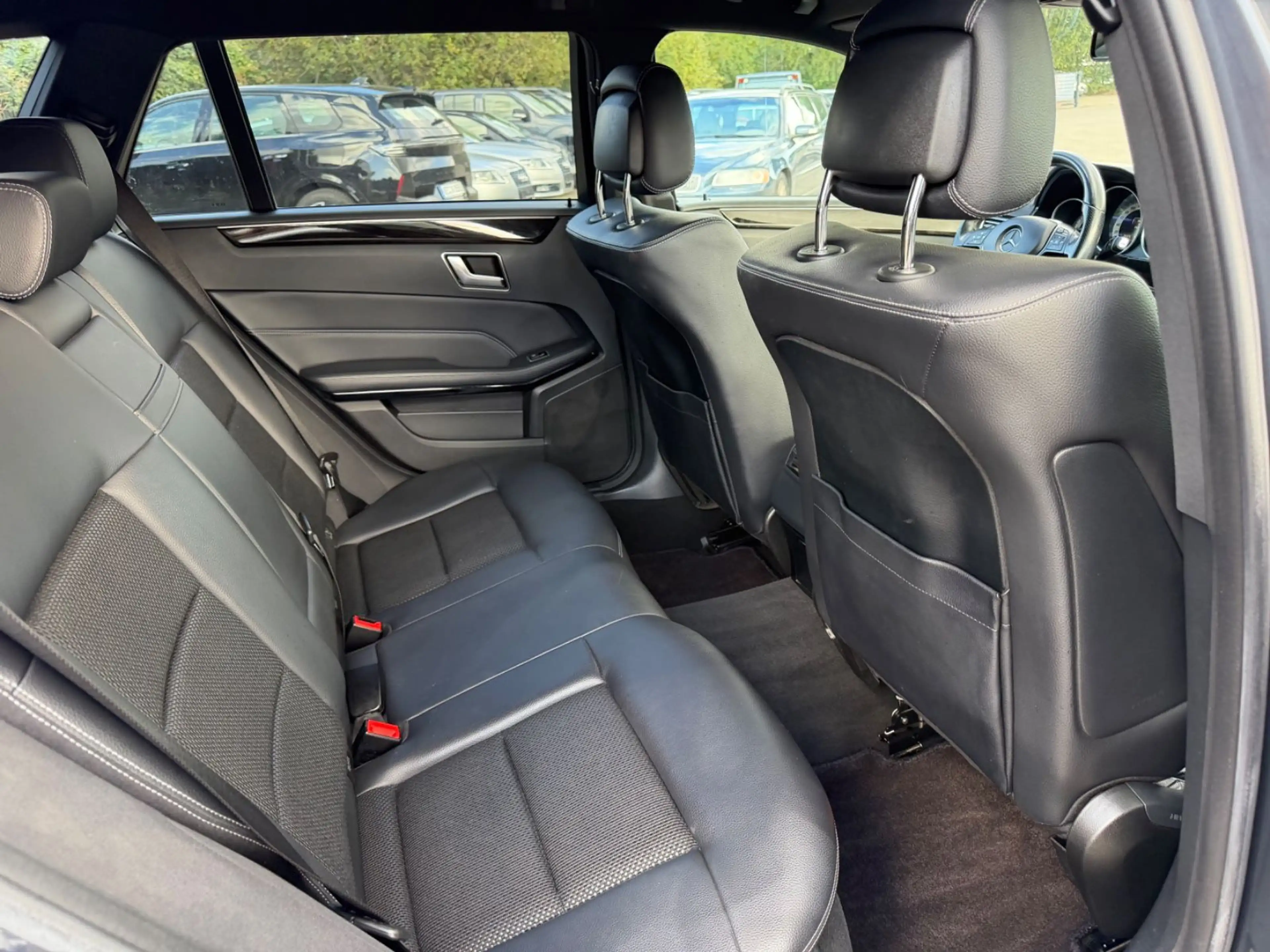 Mercedes-Benz E 350 BlueTec/EURO6/NAVI/LED/AHK/TEMPOMAT — photo 15