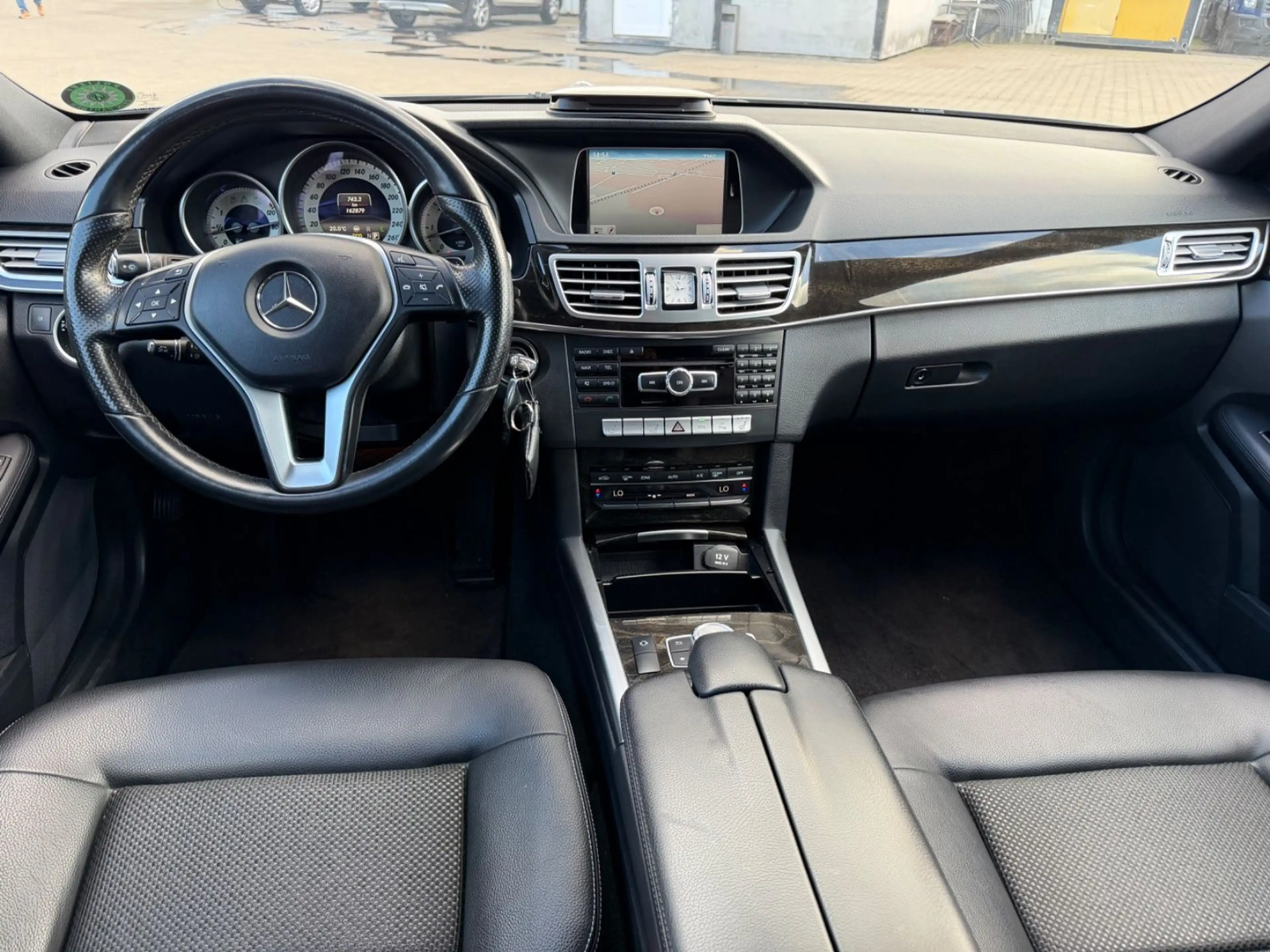 Mercedes-Benz E 350 BlueTec/EURO6/NAVI/LED/AHK/TEMPOMAT — photo 13