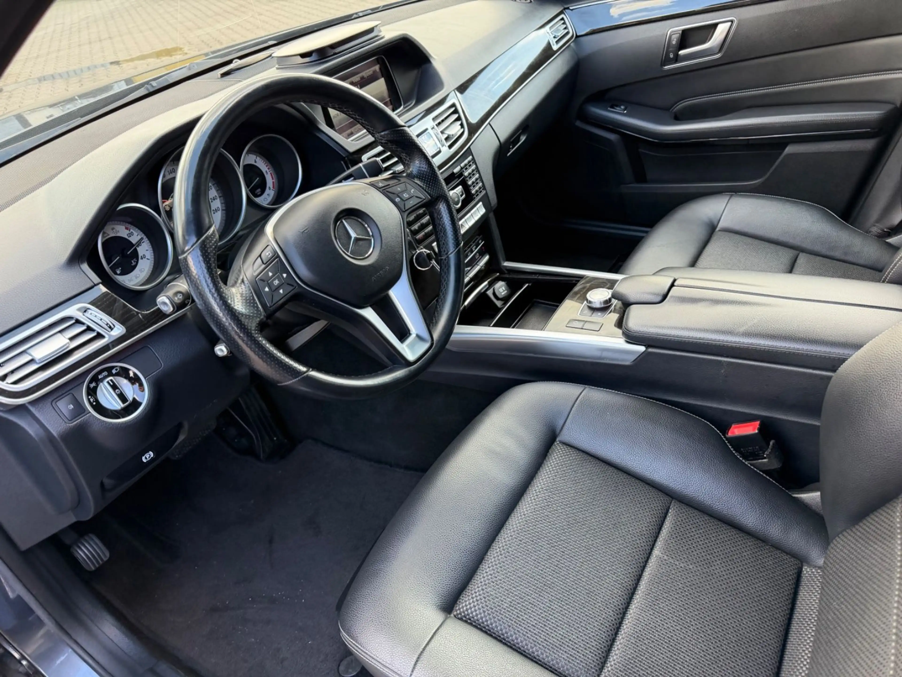 Mercedes-Benz E 350 BlueTec/EURO6/NAVI/LED/AHK/TEMPOMAT — photo 10