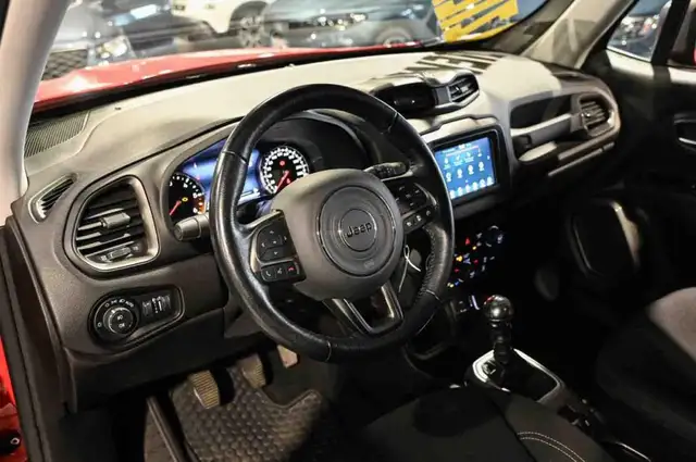 Jeep Renegade view 12