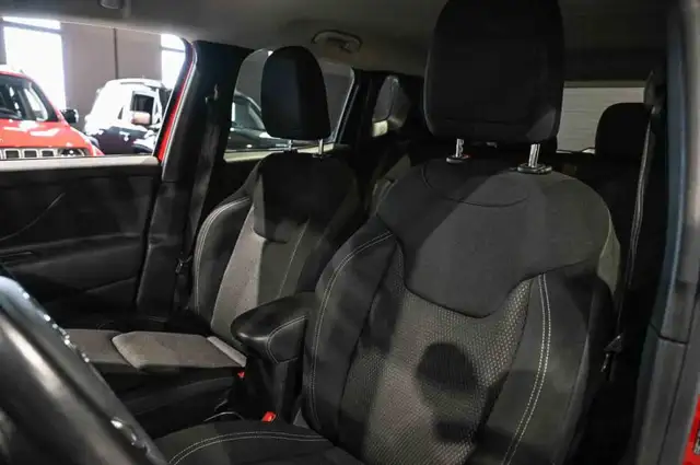 Jeep Renegade view 14