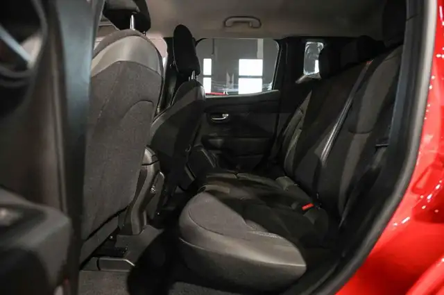 Jeep Renegade view 15