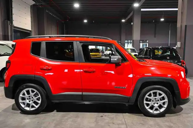 Jeep Renegade view 4