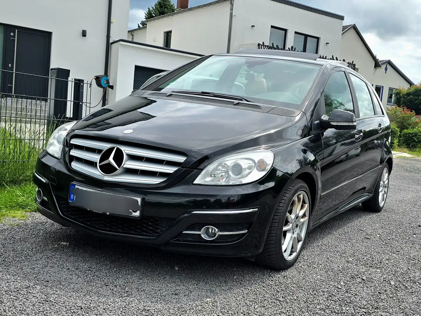 Mercedes-Benz B 180 B 180 BlueEFFICIENCY Negru - 1