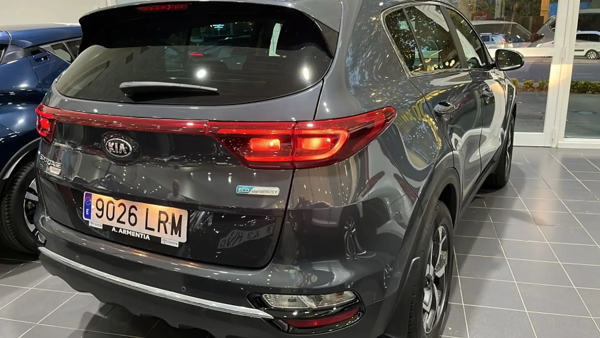 Kia Sportage 1.6 MHEV GT Line Essential 4x2 136 Gris - 2