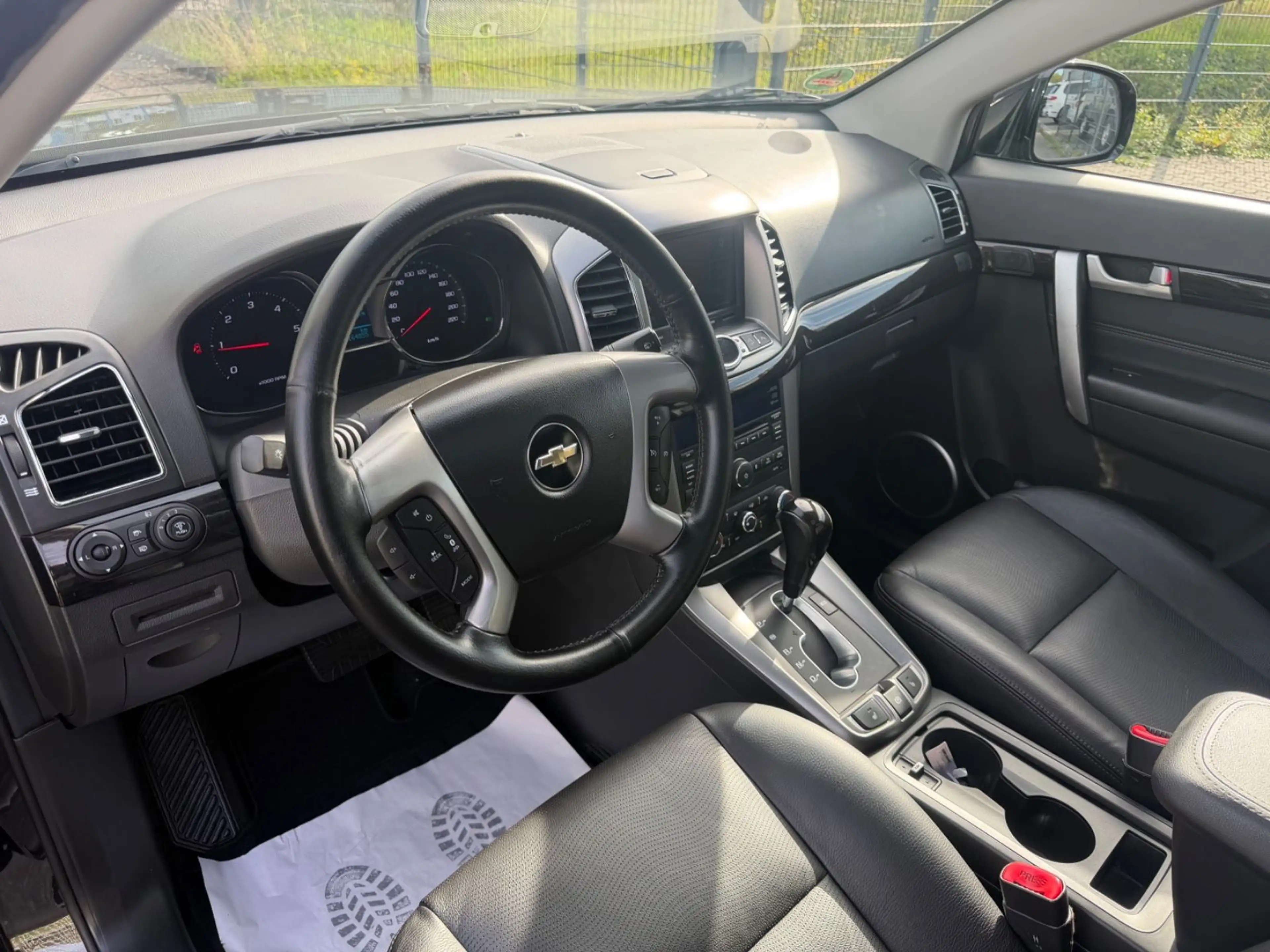 Chevrolet Captiva 2.2 D 4WD Automatik/Navi+Camera/Leder/7P — photo 6
