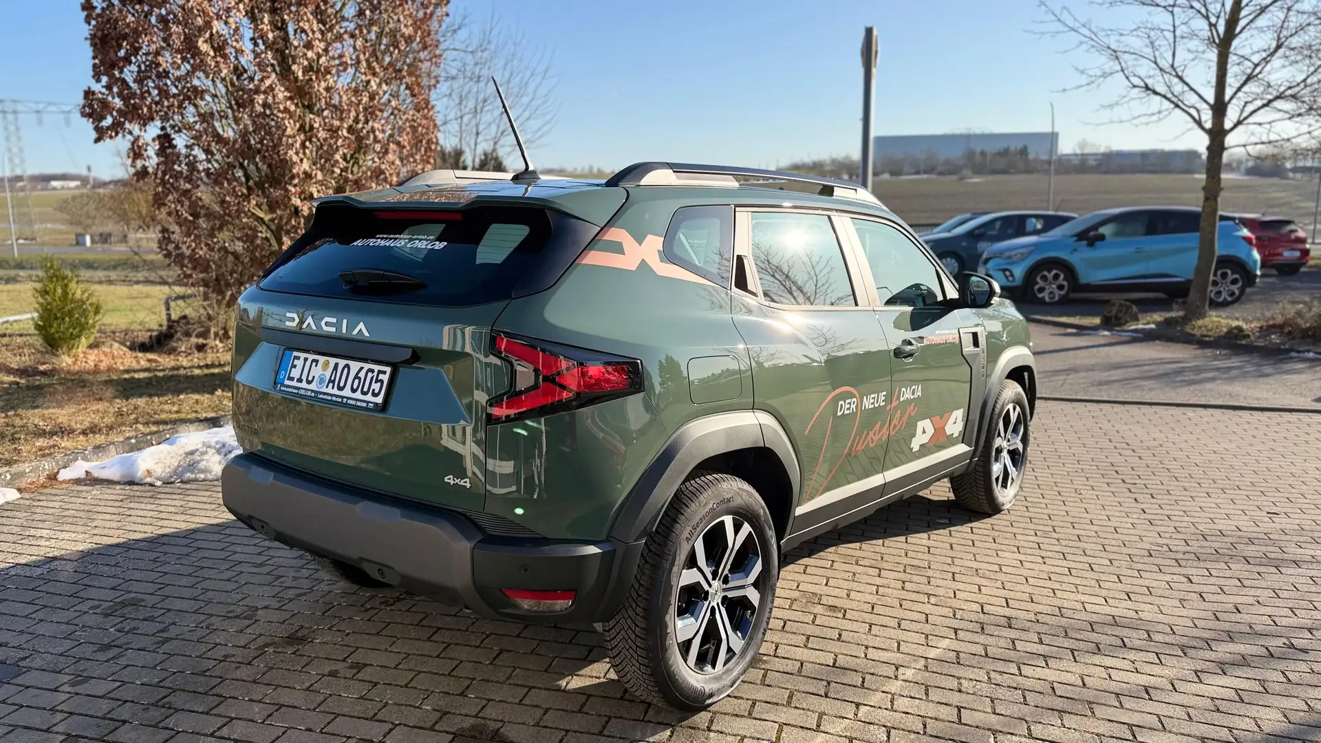 Dacia Duster Expression Mild Hybrid 130 4x4 Grün - 2