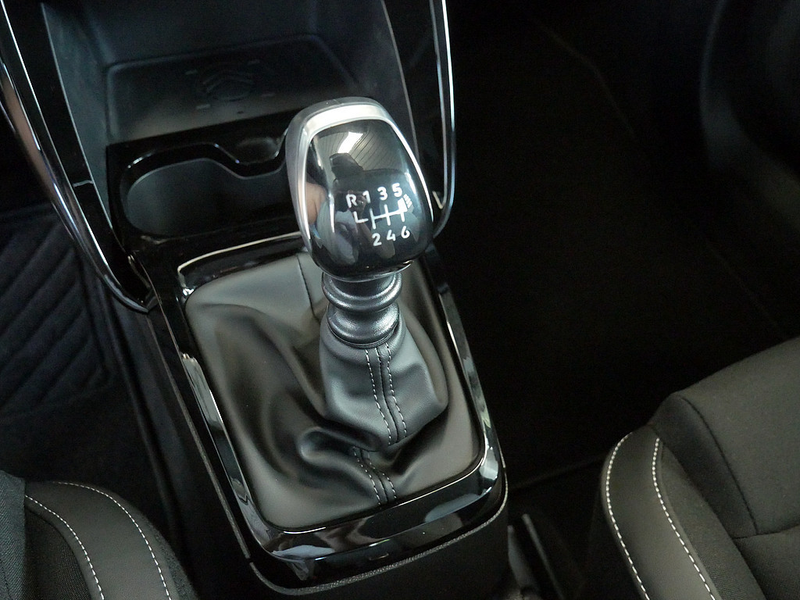Citroen C3 Turbo 100 MAX PDC SHZ KAMERA NAVI LED — photo 13