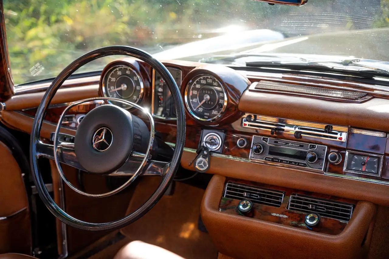 Mercedes-Benz 250 SE 5.0-V8 Cabriolet, foto 9