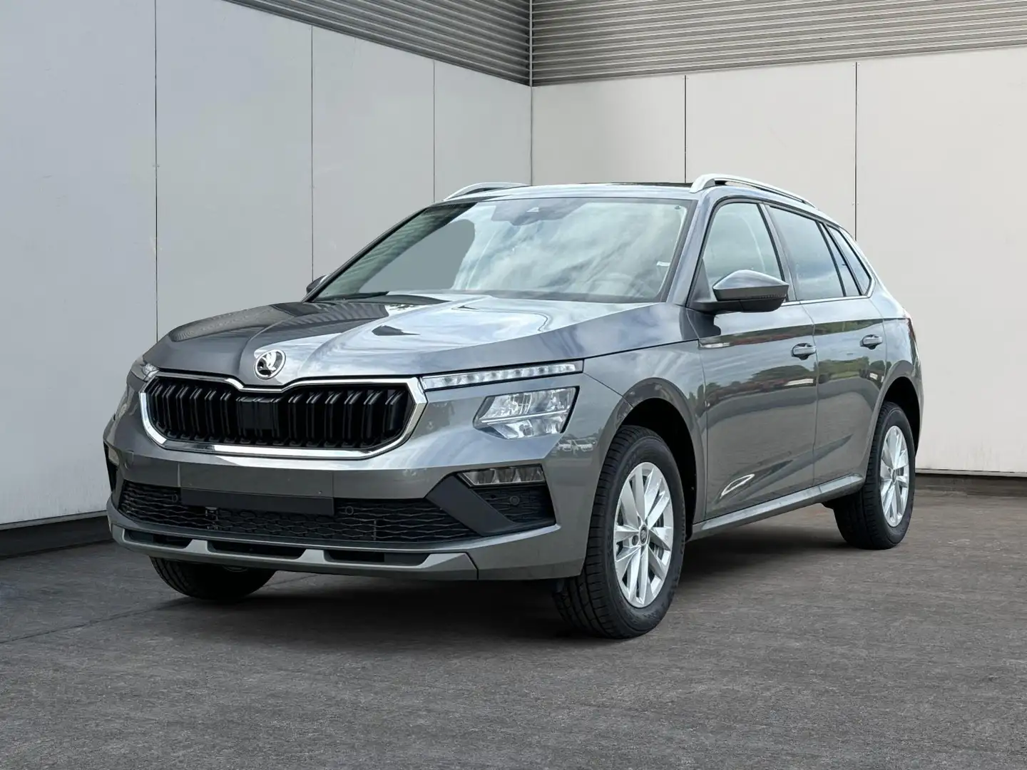 Skoda Kamiq Selection SHZ+KAMERA+SMARTLINK+PDC+LED+16" ALU ... Grau - 1