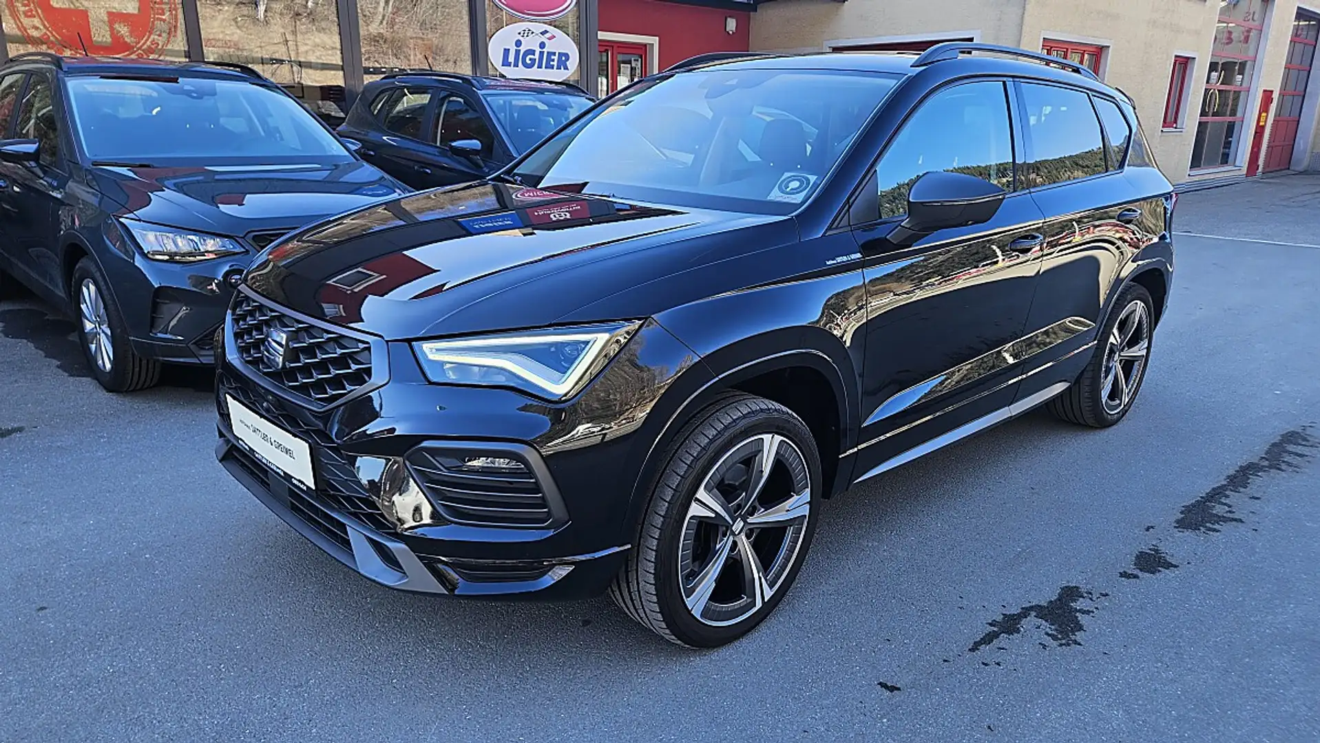 SEAT Ateca 2,0 FR 4WD TDI DSG Schwarz - 2