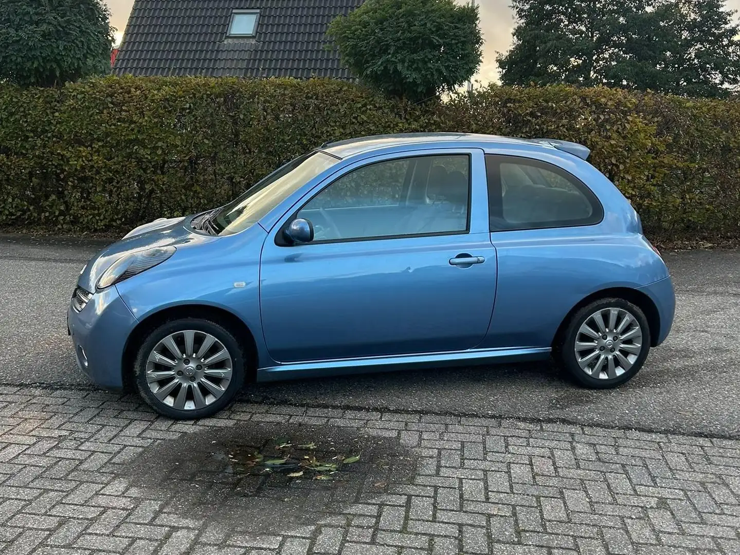 Nissan Micra Micra 1.6 160SR Blauw - 2