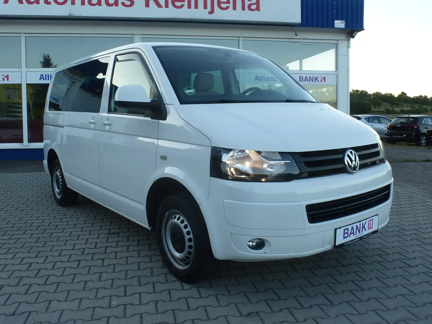 Volkswagen T5 Caravelle Trendline 8-Sitze, Euro 5, Klima. Weiß - 1