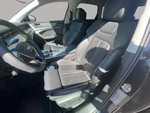 Audi S6 view 11