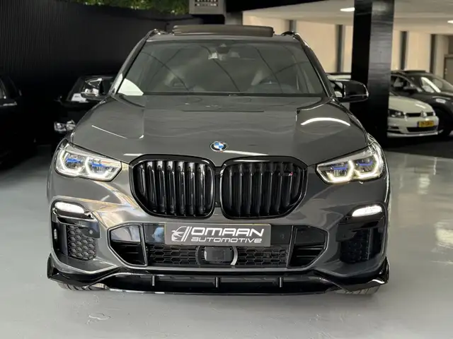 BMW X5 view 4