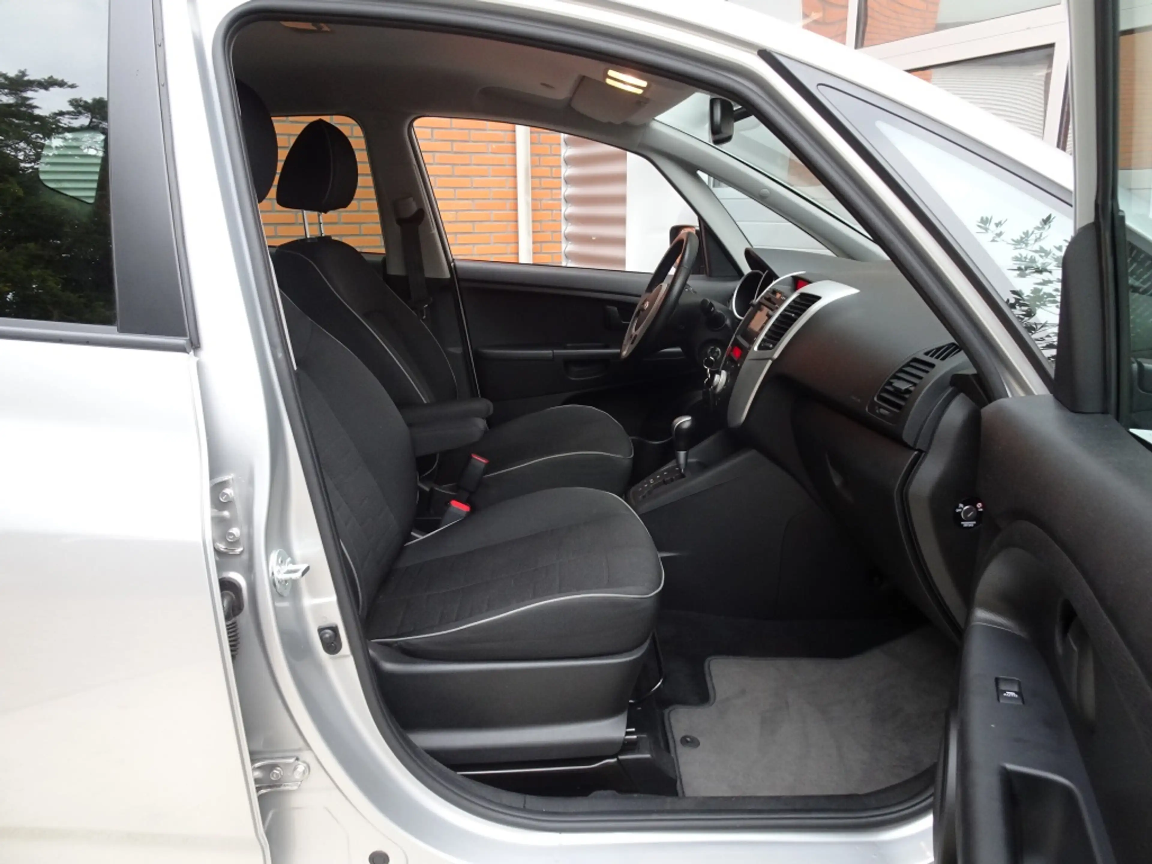 Kia Venga 1.6 CVVT Executive Aut. *Navi/Clima/Cruise/Cam/Tre — photo 8