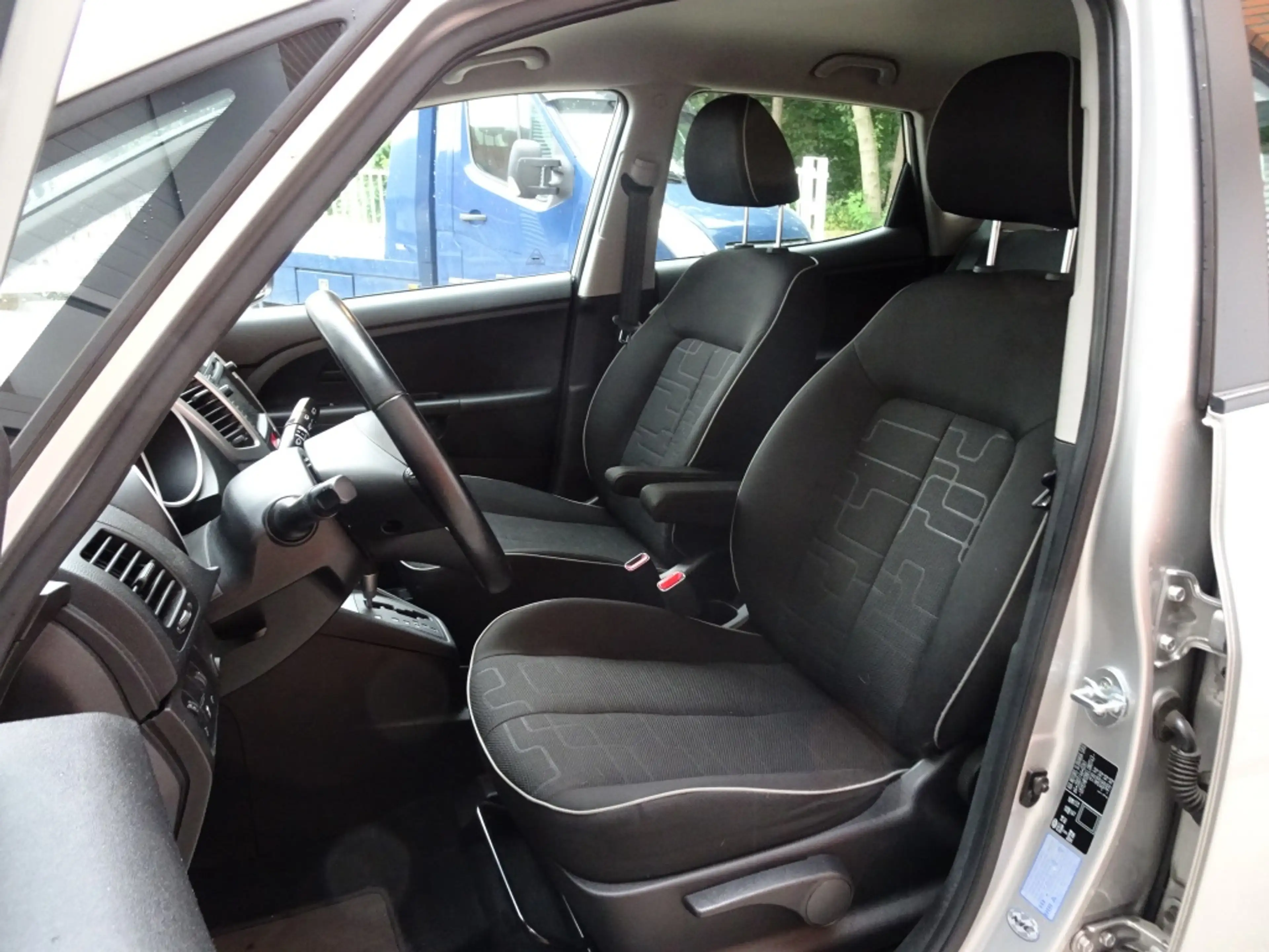 Kia Venga 1.6 CVVT Executive Aut. *Navi/Clima/Cruise/Cam/Tre — photo 7